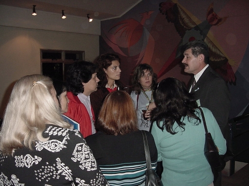 Asistentes departen en las pausas entre exposiciones