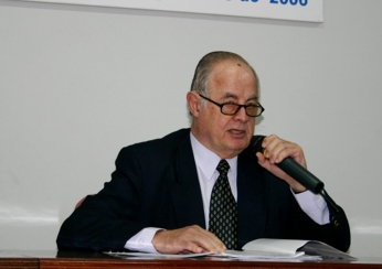 El Prof. Ral O. A. Manoiloff a cargo de la conferencia "La Geografa del Hambre"